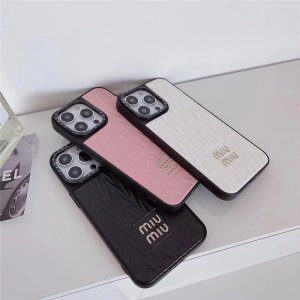 miumiu マテラッセレザーiPhone14pro用カバー　ブルー