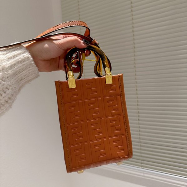フェンディ サンシャイン ミニ トートバッグ fendi ショルダー バッグ 小さめ スマホ ショルダー ポシェット レディース 斜 めがけ おしゃれ - 画像 (3)