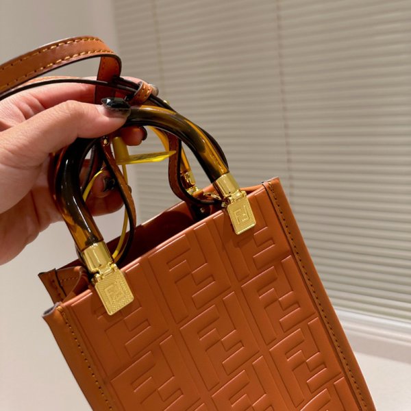 フェンディ サンシャイン ミニ トートバッグ fendi ショルダー バッグ 小さめ スマホ ショルダー ポシェット レディース 斜 めがけ おしゃれ - 画像 (6)