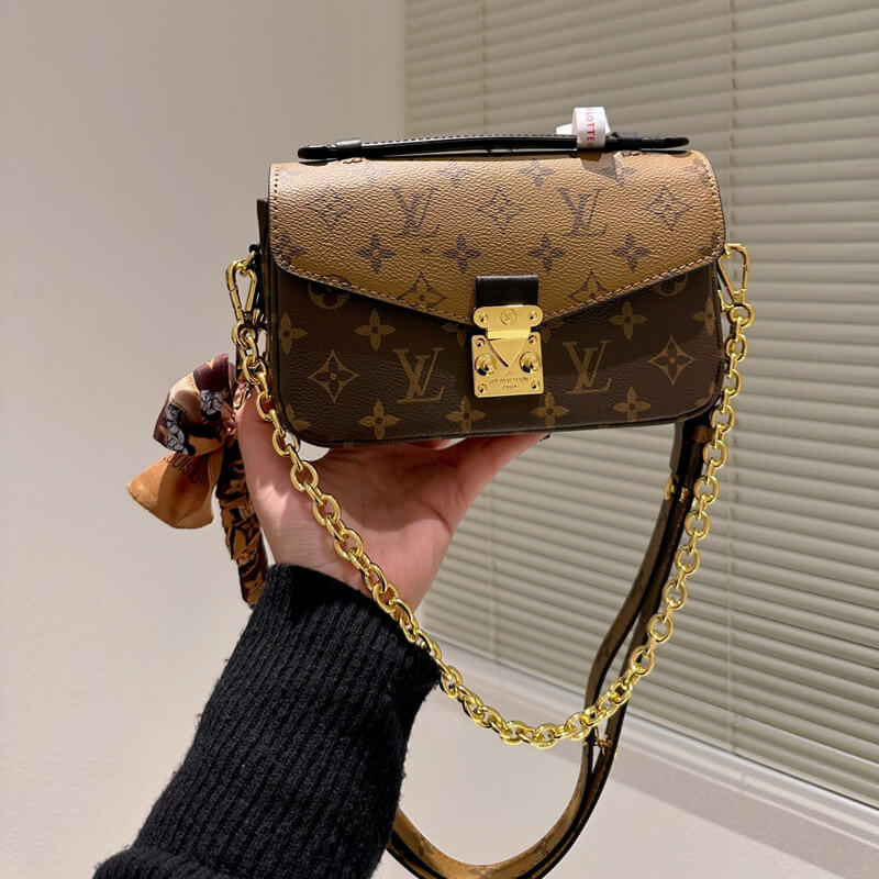 ルイ ヴィトン ポシェット・メティス ショルダーバッグ ヴィトン  