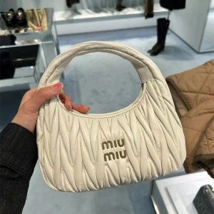 ミュウ ワンダー アイコンバッグ miumiu マテラッセ ホーボー バッグ 