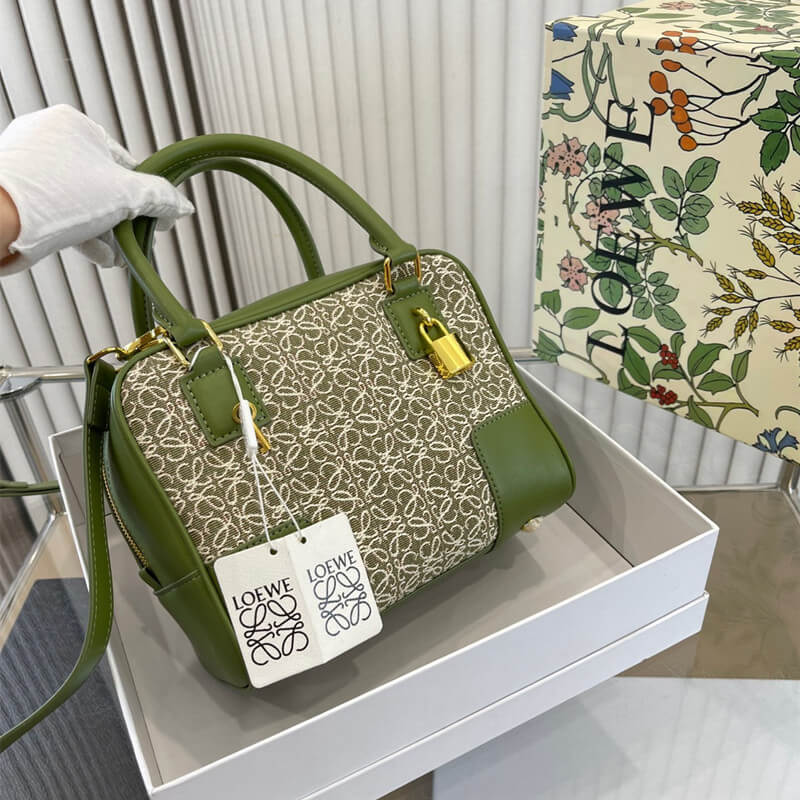 新品・新作】LOEWE ロエベ スクエアポケット-