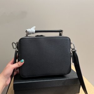 プラダ ブリックバッグ prada ショルダー バッグ メンズ 人気 ビジネス  