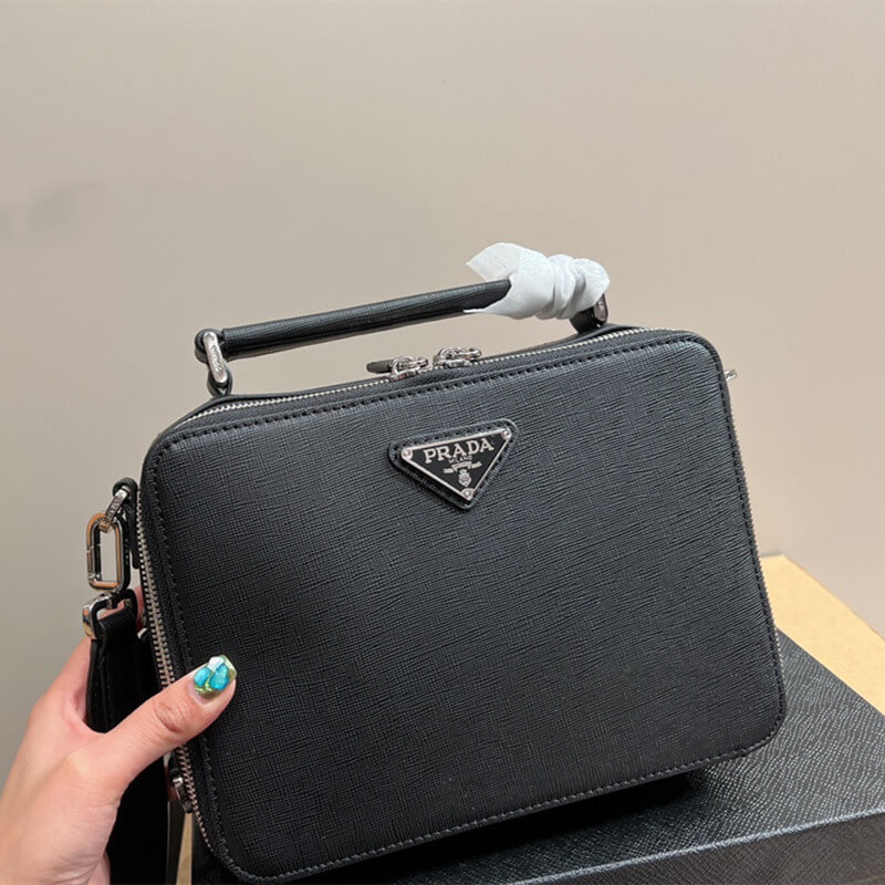 プラダ ブリックバッグ prada ショルダー バッグ メンズ 人気 ビジネス  