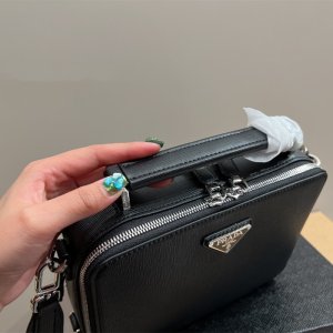 プラダ ブリックバッグ prada ショルダー バッグ メンズ 人気 ビジネス  
